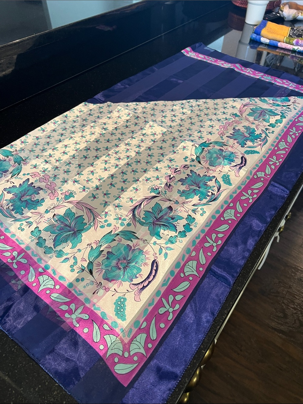Vision Kurnia satin scarf (40.5in square—huge!) - Picture 2 of 2
